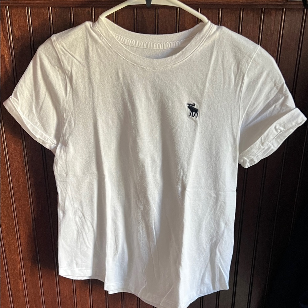 abercrombie kids White Tee with Blue Moose Logo